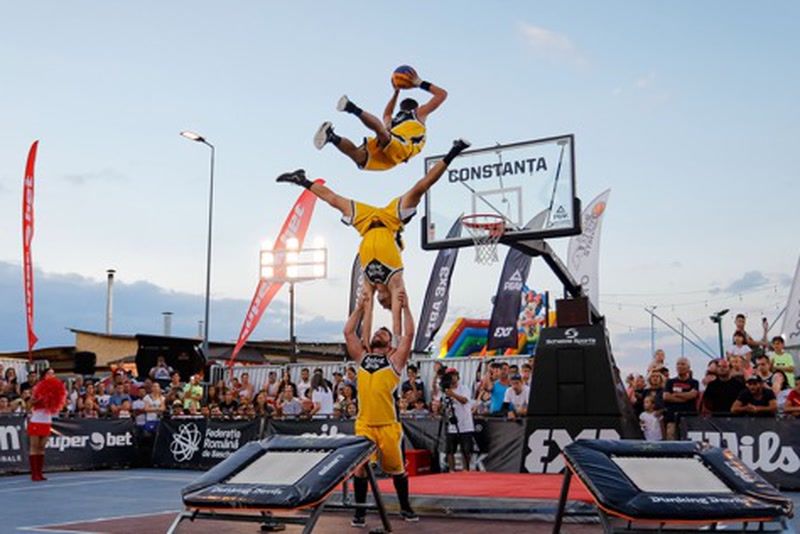 Dunking Devils – Sport / Acrobatics