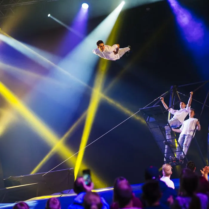 Russian Swing – Extreme / Circus